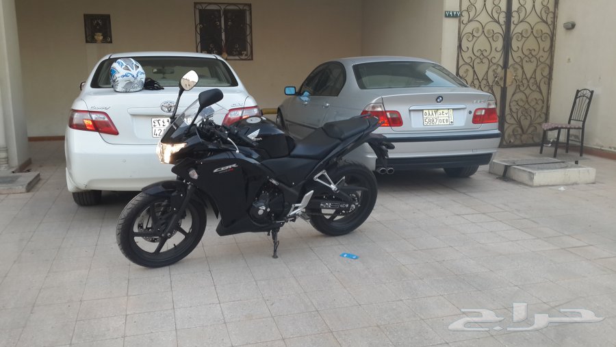 هونداCBR250 - موديل 2013 لون اسود كامل هونداCBR250 - موديل 2013 لون اسود كامل
