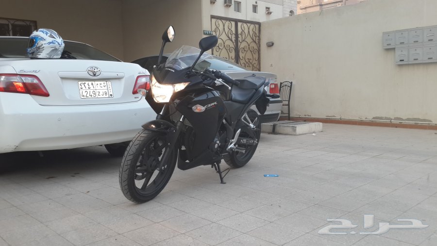 هونداCBR250 - موديل 2013 لون اسود كامل هونداCBR250 - موديل 2013 لون اسود كامل